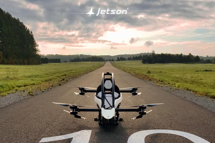 Jetson ONE drone personale monoposto volo elettrico personale a disposizione di tutti