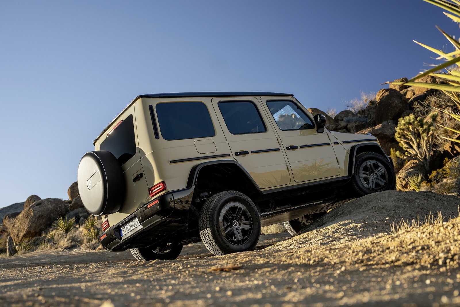 Foto - Mercedes G 580: il mito prende la scossa - alVolante.it