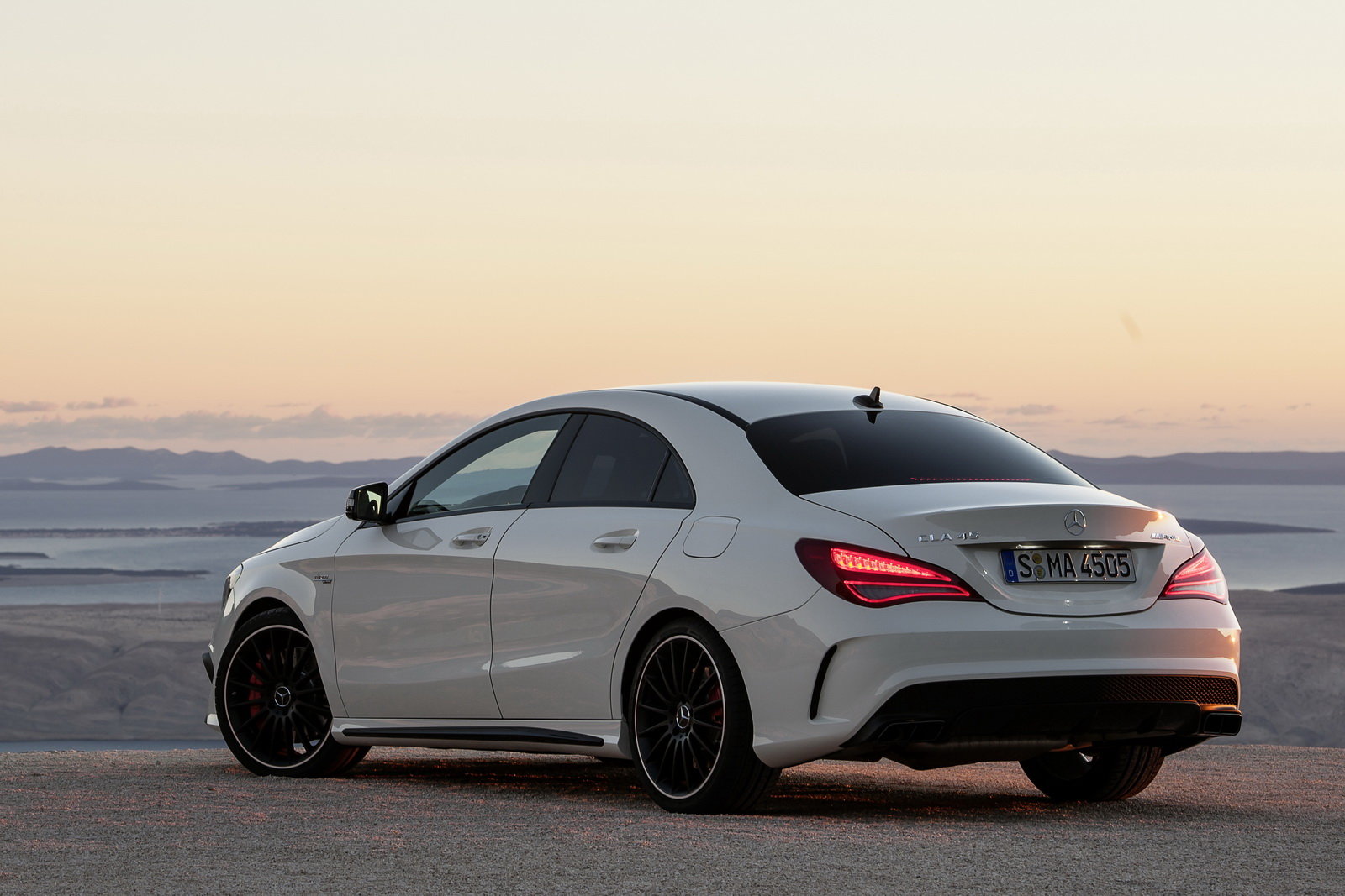 Mercedes CLA prova, scheda tecnica, opinioni e dimensioni 45 AMG 4MATIC 