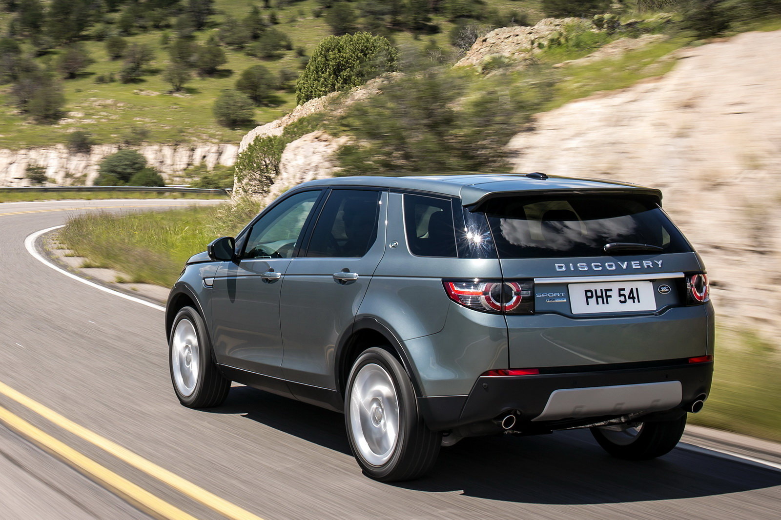 Ленд ровер дискавери 2015. Land Rover Discovery Sport l550. Land Rover Discovery Sport 2014. Land Rover Discovery Sport 2023. Ленд Ровер Дискавери спорт 2015.