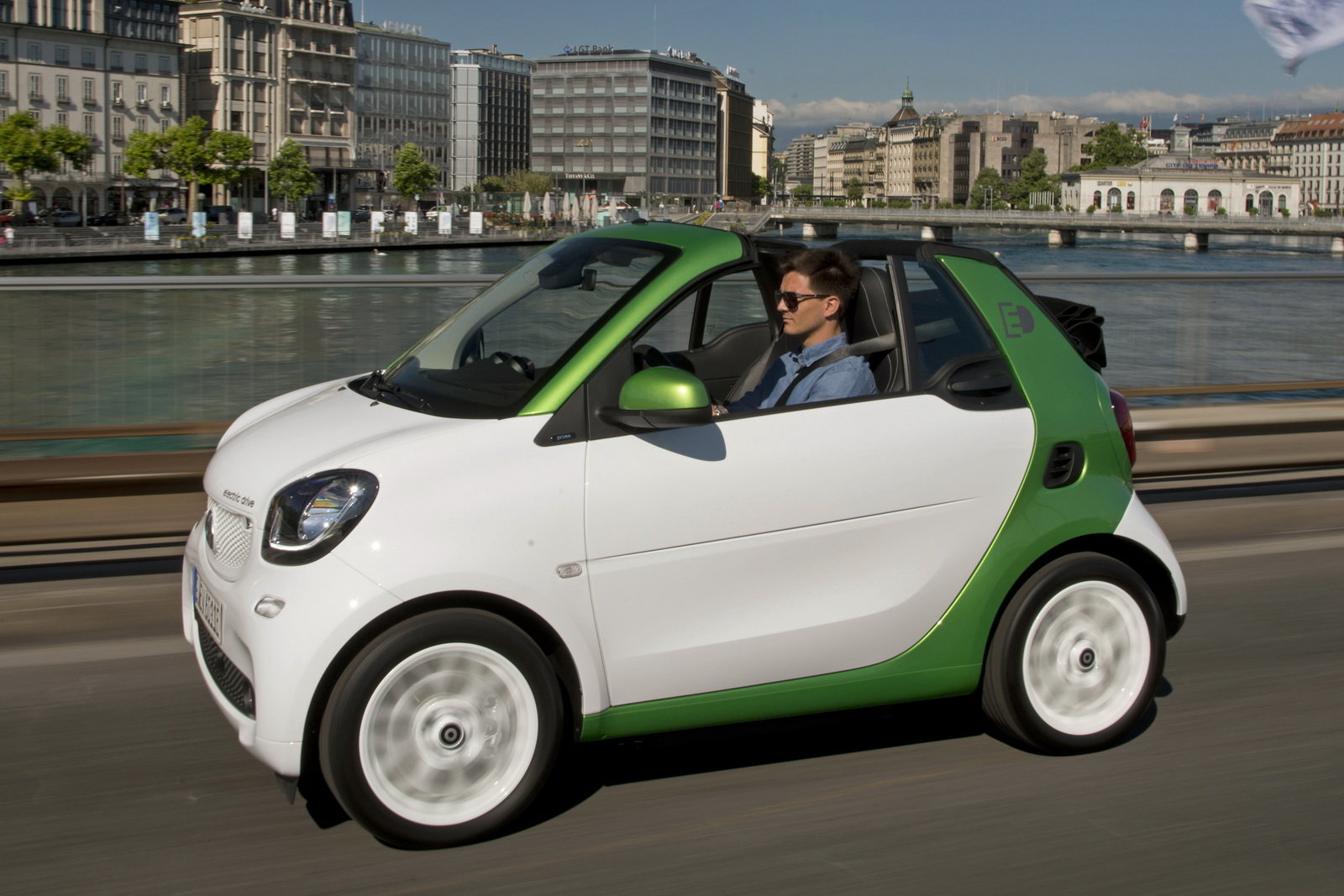 Smart fortwo cabrio prova scheda tecnica opinioni e dimensioni electrive drive prime alVolante