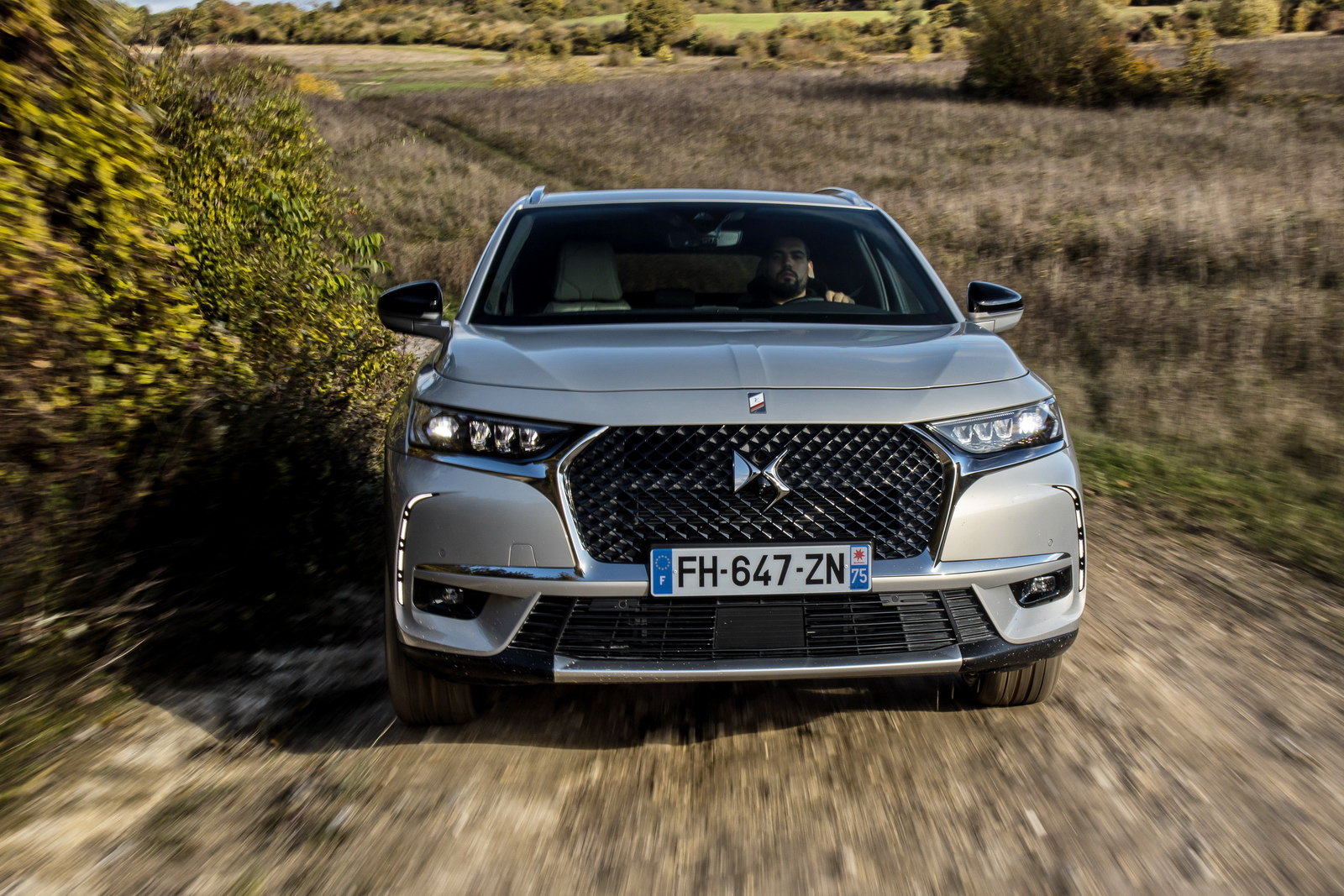 DS 7 Crossback prova, scheda tecnica, opinioni e dimensioni 1.6 E-Tense  Grand Chic 4X4 EAT8 