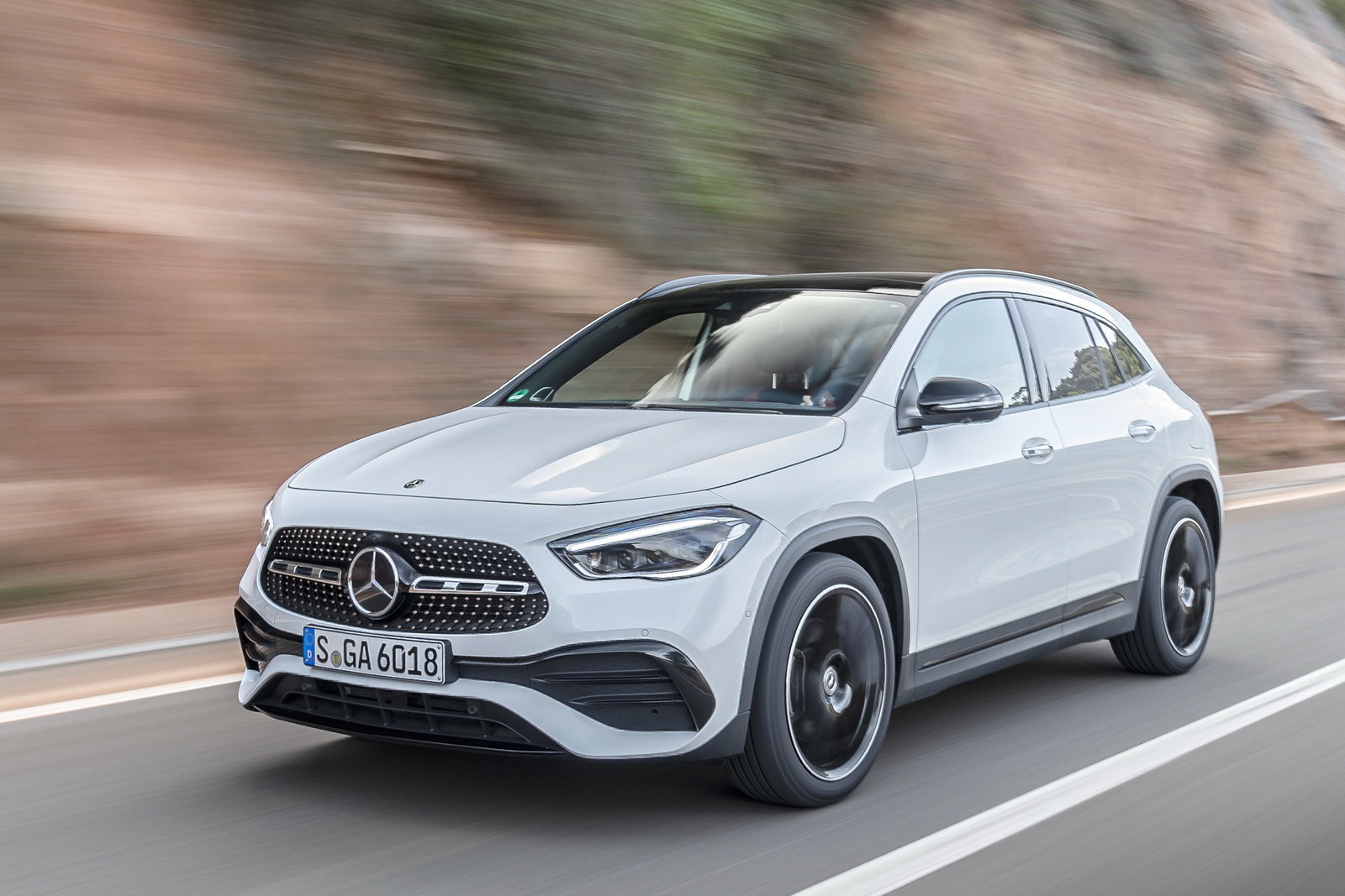 Mercedes GLA prova, scheda tecnica, opinioni e dimensioni 200 d Premium 