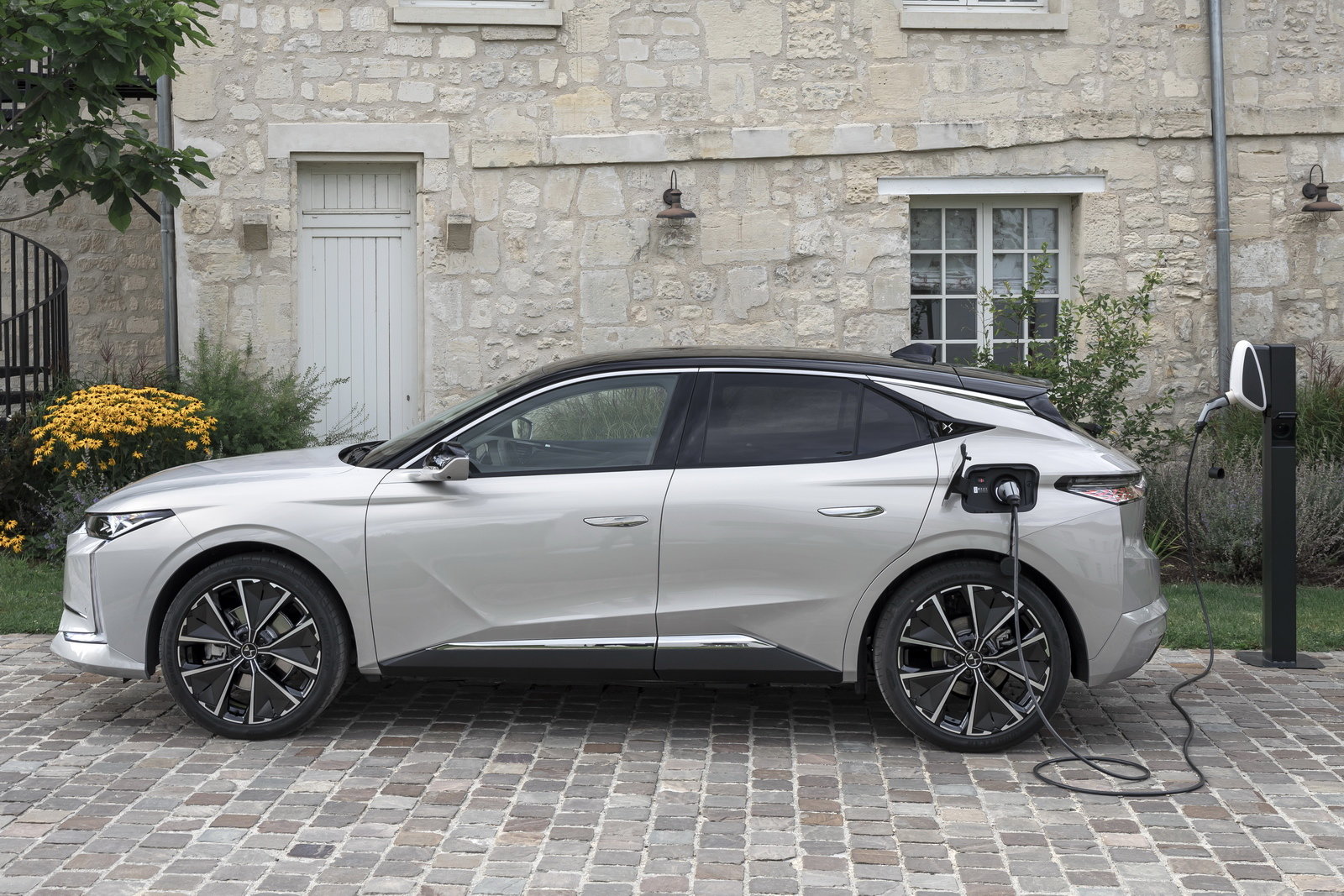 Ds 4 plug in hybrid hot sale
