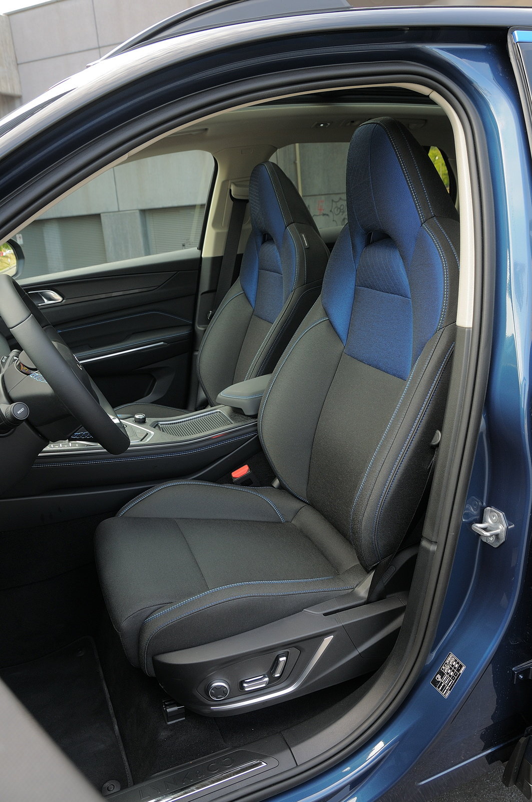 lynk-01-2021-09_08.jpg