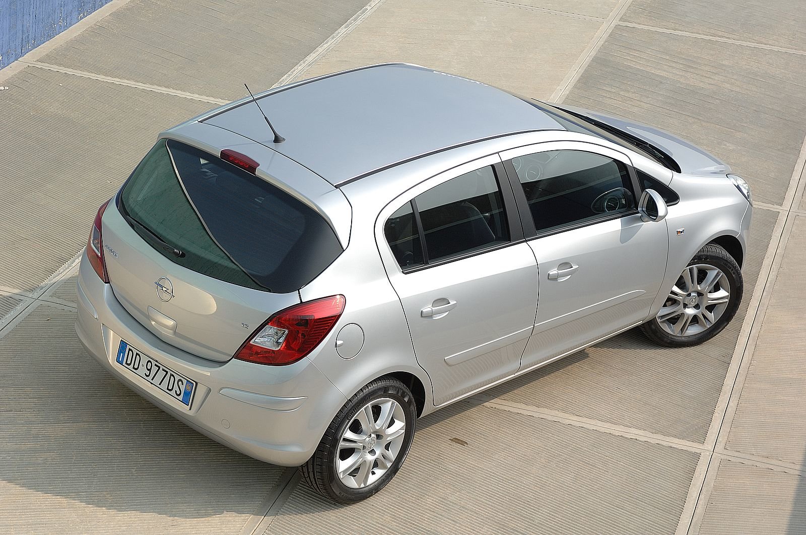 Prova Opel Corsa Scheda Tecnica Opinioni E Dimensioni 1.2 5 Porte Cosmo Easytronic