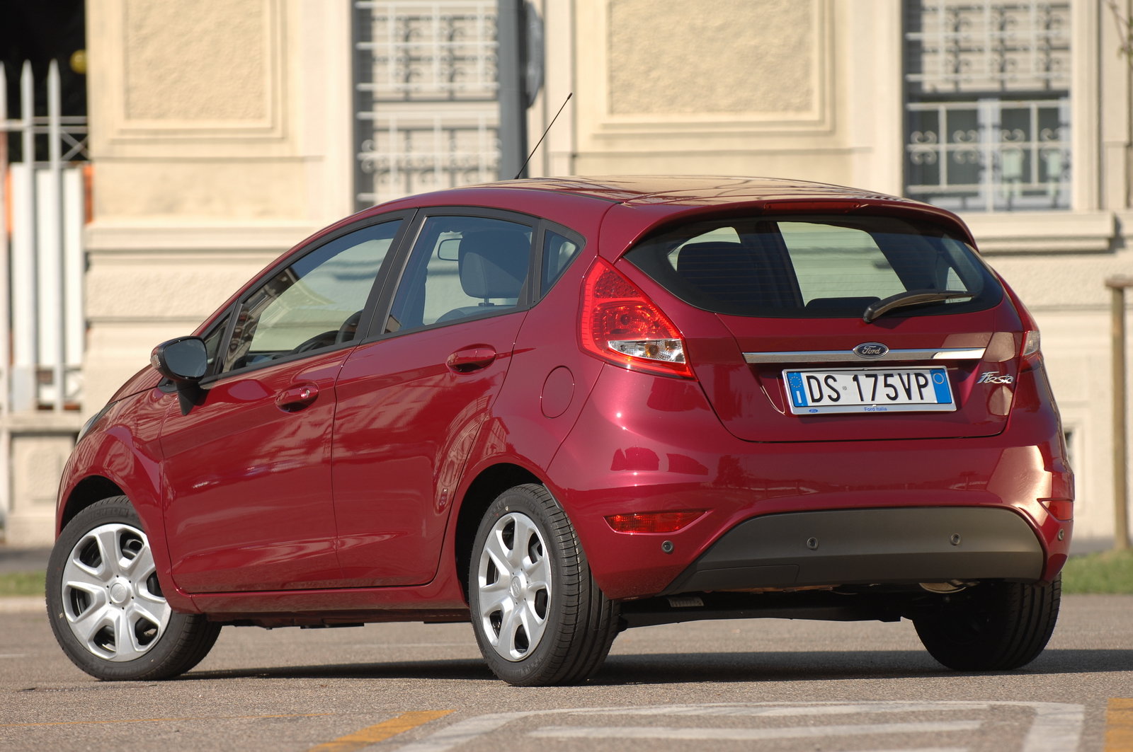 Prova Ford Fiesta Scheda Tecnica Opinioni E Dimensioni 1.2 82 Cv Plus 5 Porte