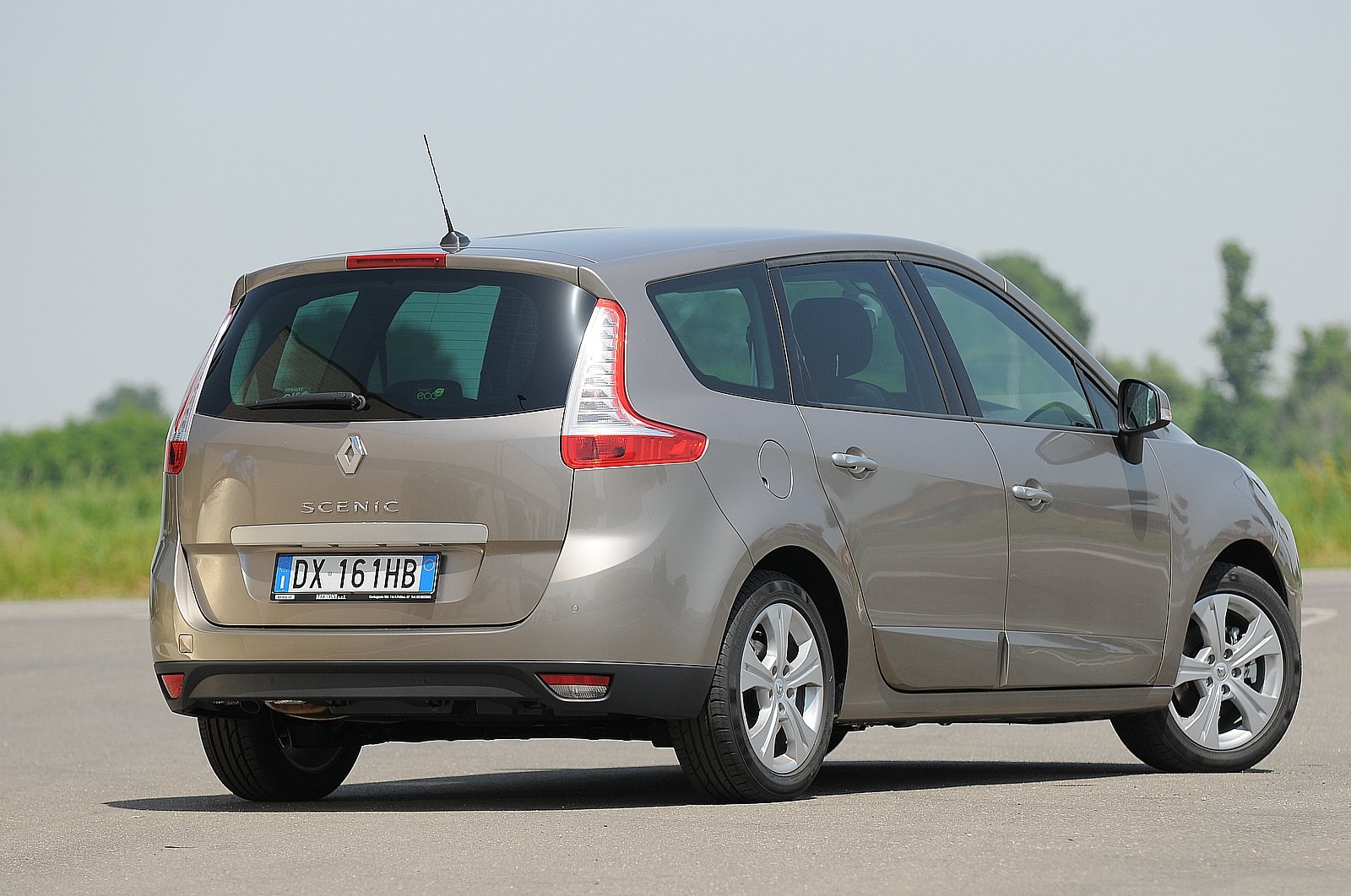 Prova Renault Scénic Scheda Tecnica Opinioni E Dimensioni 1.5 Dci 110 Cv Dynamique