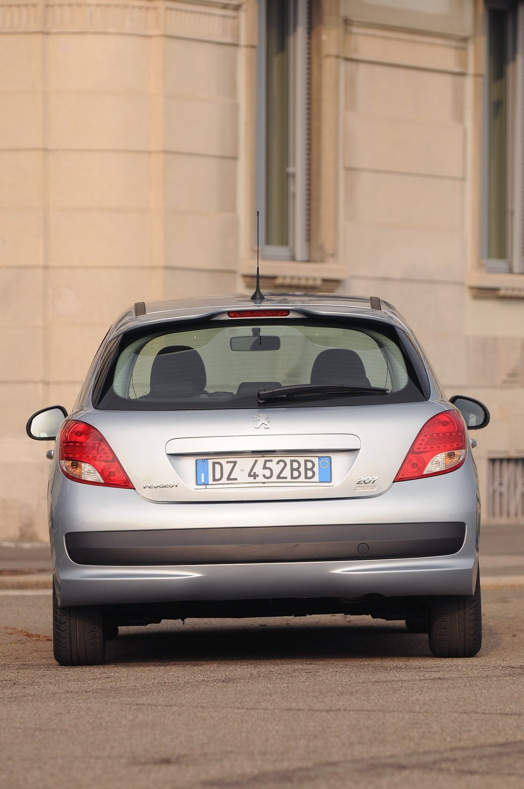 Prova Peugeot 207 scheda tecnica opinioni e dimensioni 1.6 16V HDi 90 CV  FAP 99G Business 5p 