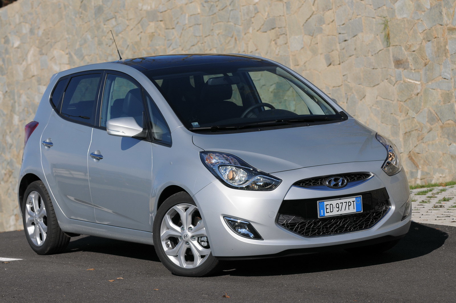 Prova Hyundai Ix20 Scheda Tecnica Opinioni E Dimensioni 1.4 Crdi 90 Cv Style
