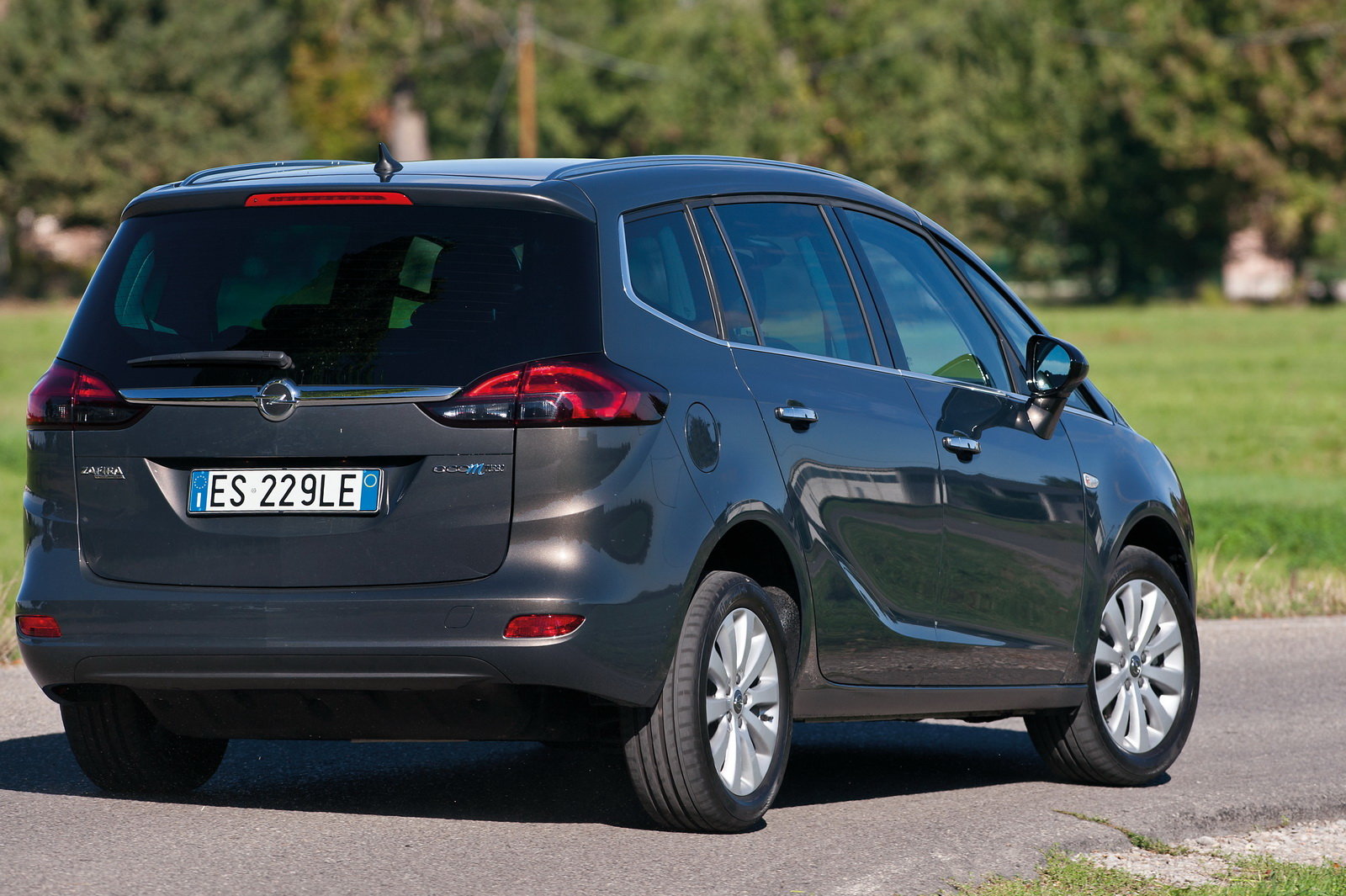 Prova Opel Zafira Tourer Scheda Tecnica Opinioni E Dimensioni 1 6 Turbo Ecom Cosmo