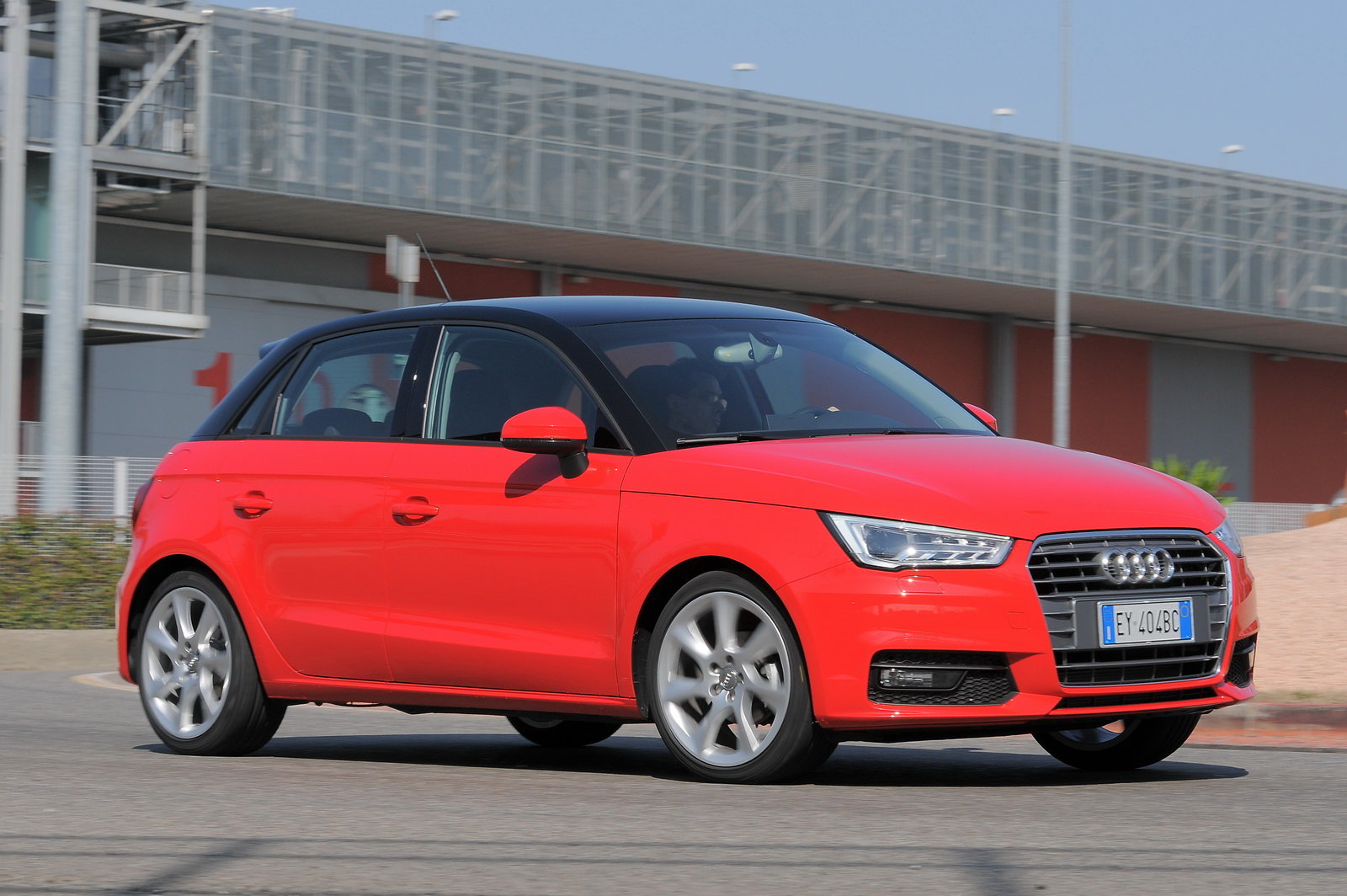 Prova Audi A1 Sportback scheda tecnica opinioni e dimensioni 1.4 TDI ultra Sport alVolante