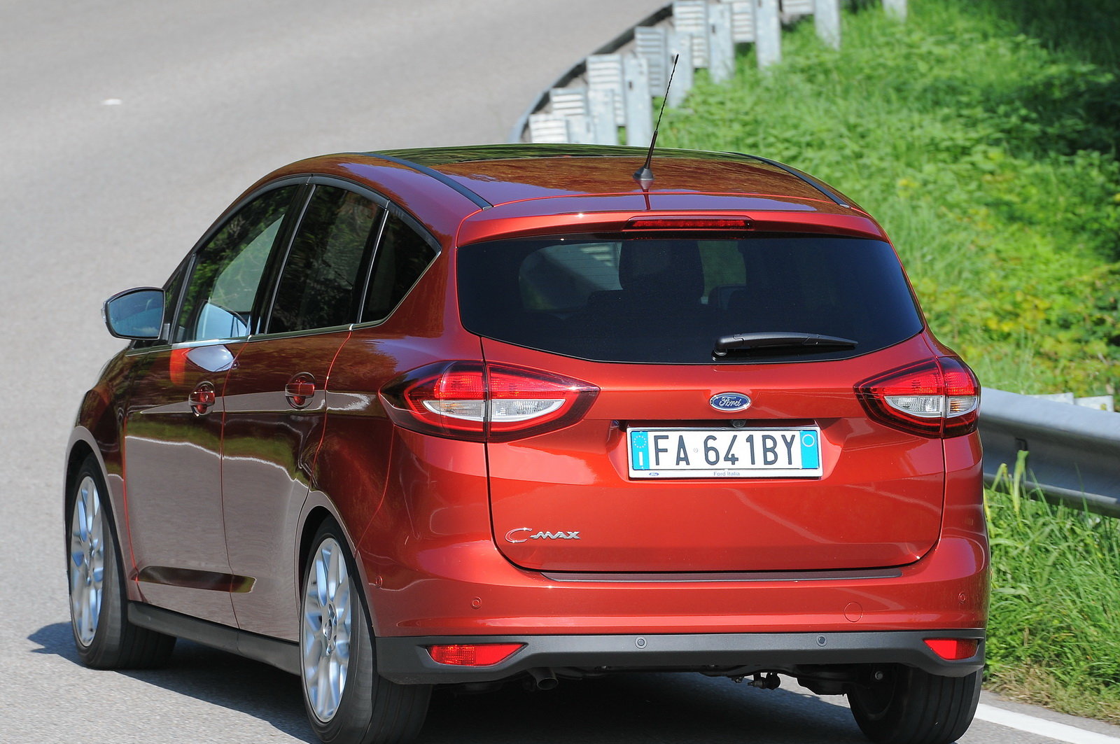 Prova Ford C Max Scheda Tecnica Opinioni E Dimensioni 1 5 Tdci 1 Cv Titanium X Prova Ford C Max Scheda Tecnica Opinioni E Dimensioni 1 5 Tdci 1 Cv Titanium X