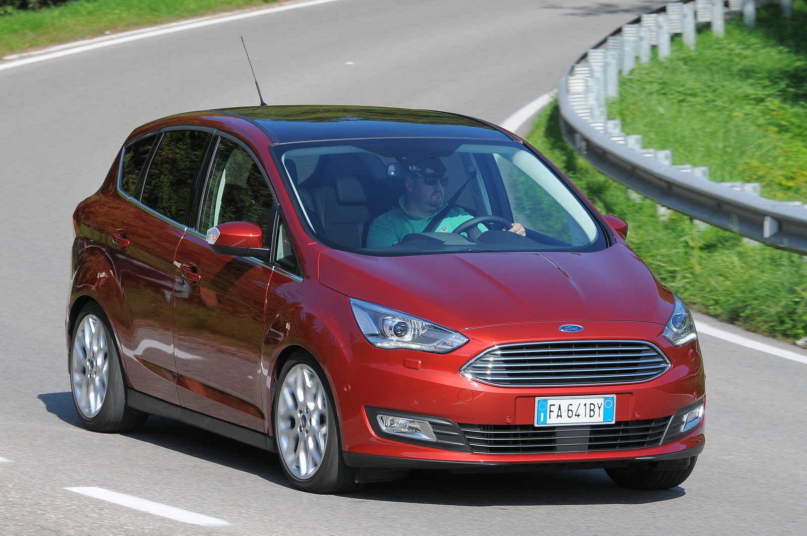 Prova Ford C Max Scheda Tecnica Opinioni E Dimensioni 1 5 Tdci 1 Cv Titanium X Prova Ford C Max Scheda Tecnica Opinioni E Dimensioni 1 5 Tdci 1 Cv Titanium X