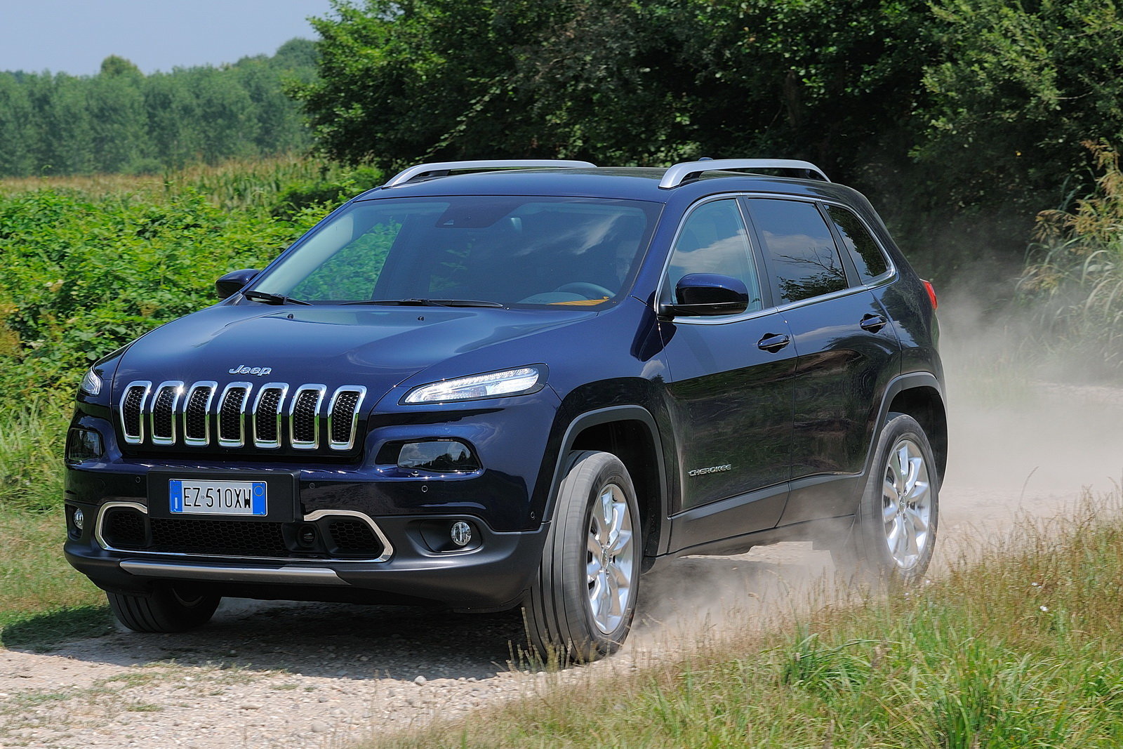 Jeep cherokee москва. Джип Чероки 2020 узкие фары. Jeep Grand Cherokee узкие фары. Гранд Чероки с узкими фарами. Grand Cherokee с узкими фарами.