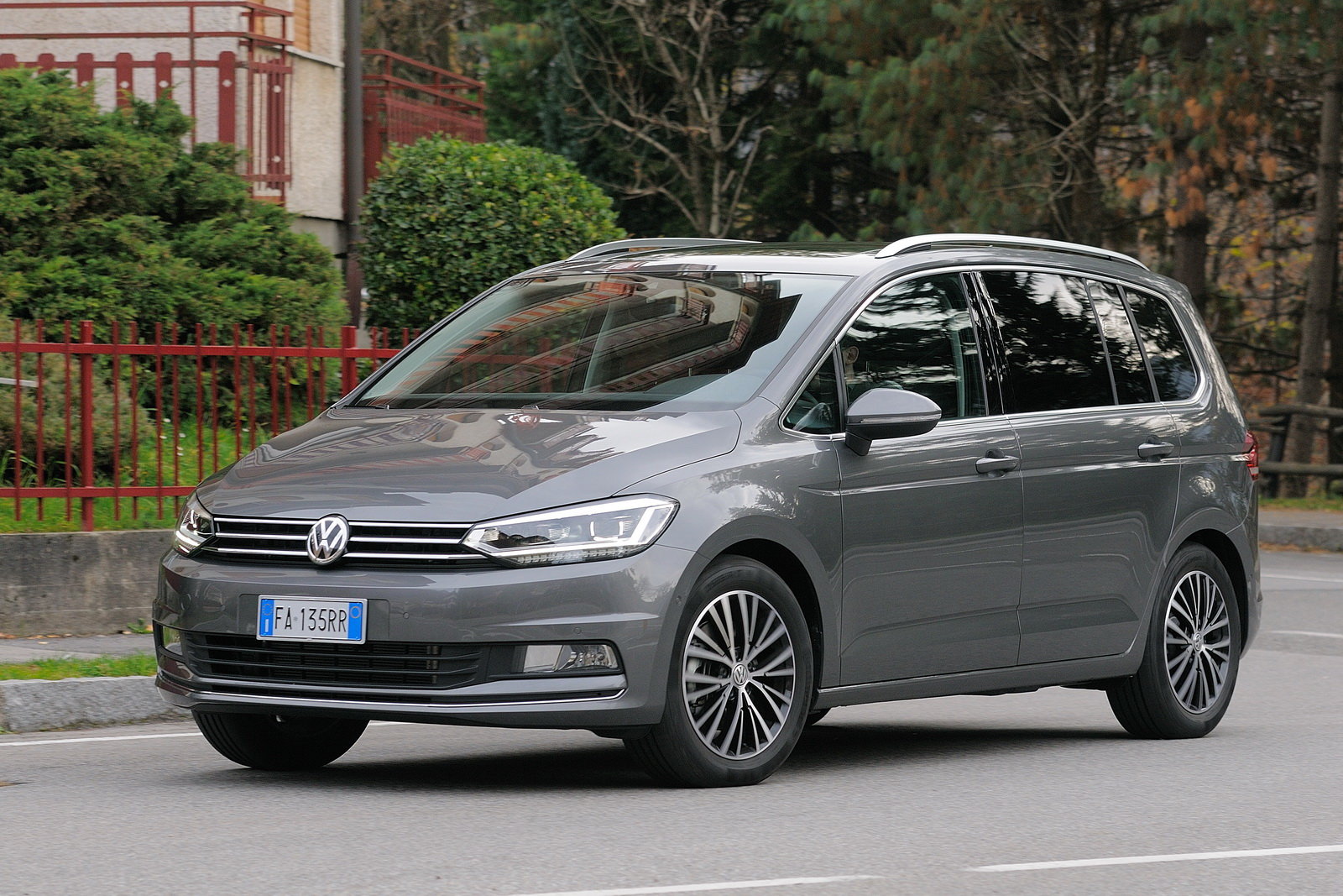 Prova Volkswagen Touran Scheda Tecnica Opinioni E Dimensioni 2.0 Tdi 150 Cv Highline