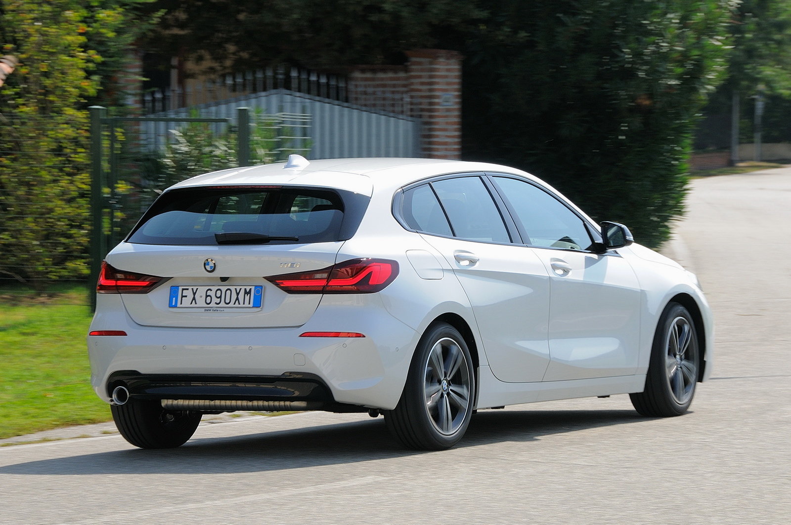Prova BMW Serie 1 scheda tecnica opinioni e dimensioni 118i Sport DCT 