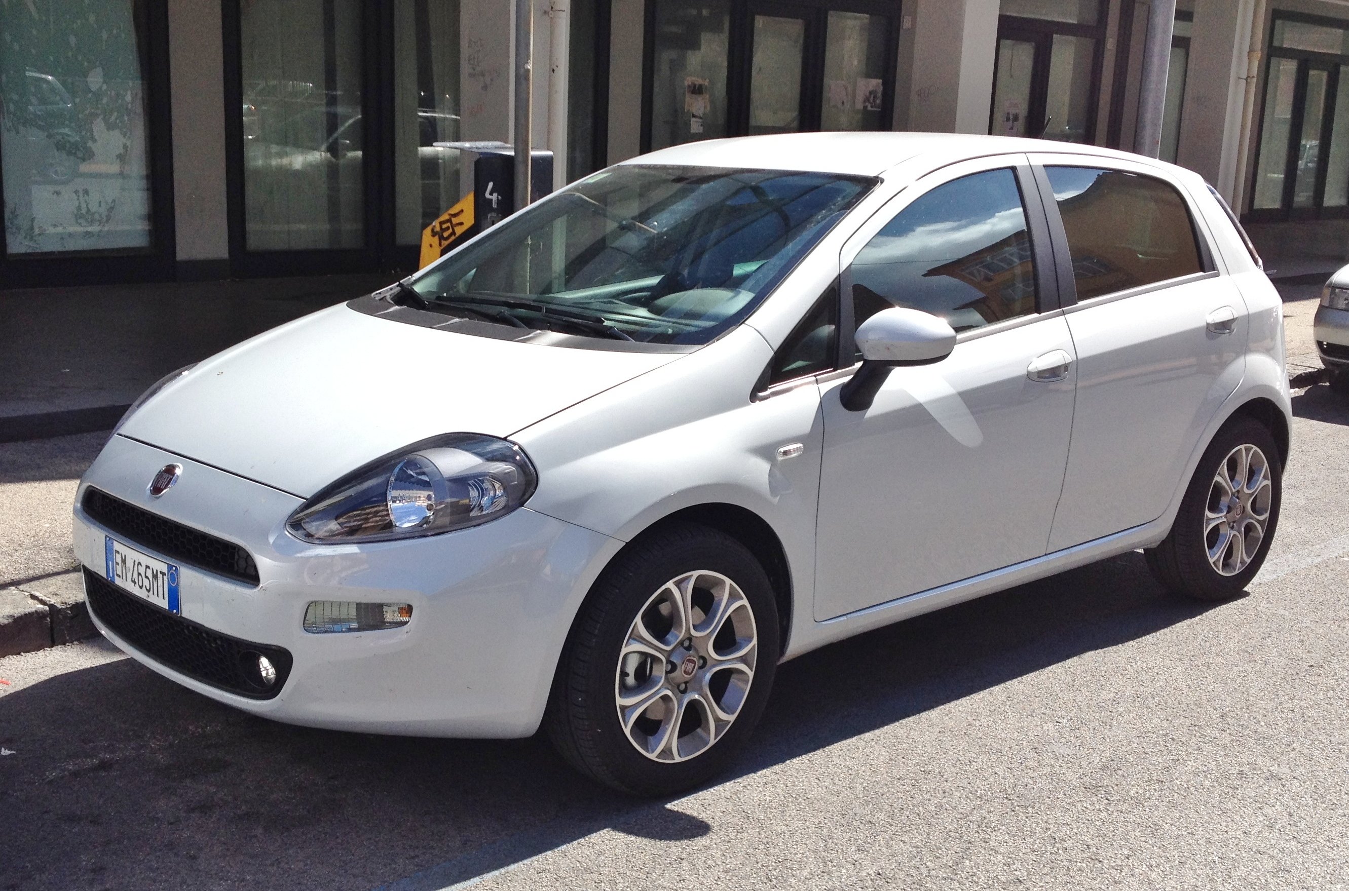 Prova Fiat Punto 1.3 Multijet Ii 85 Cv Easy 5 Porte Start&Stop Eco - Berryfabio