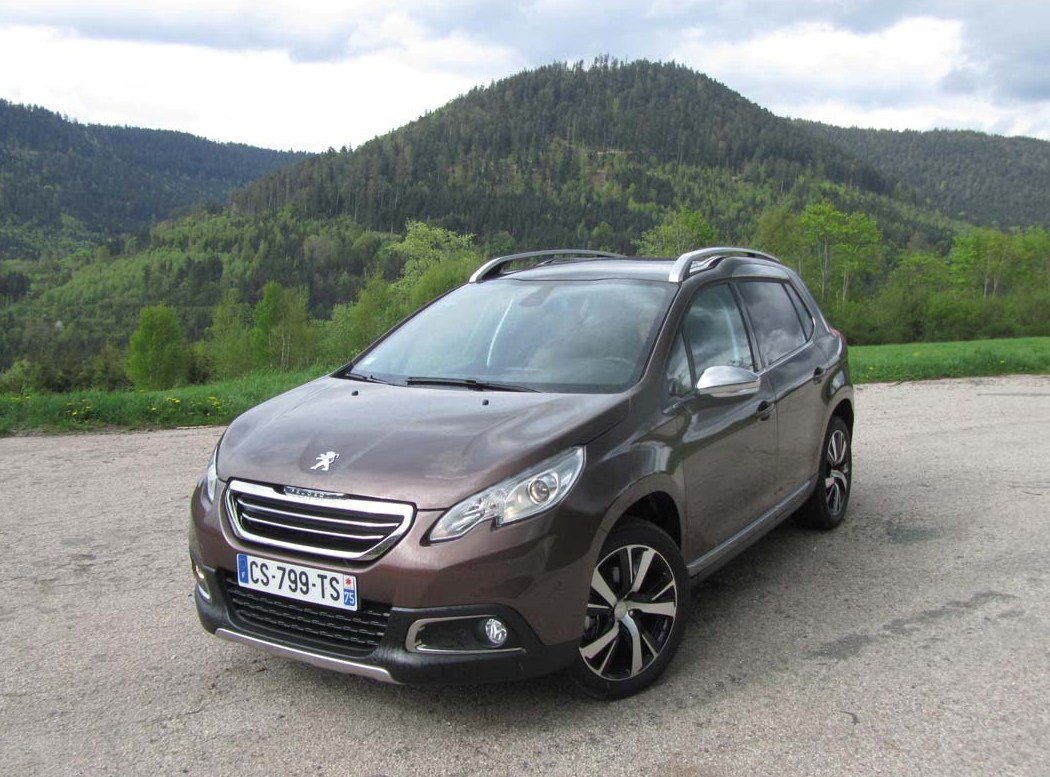 Recensione Peugeot 2008 - opinioni prova auto lettore MatteFonta92 