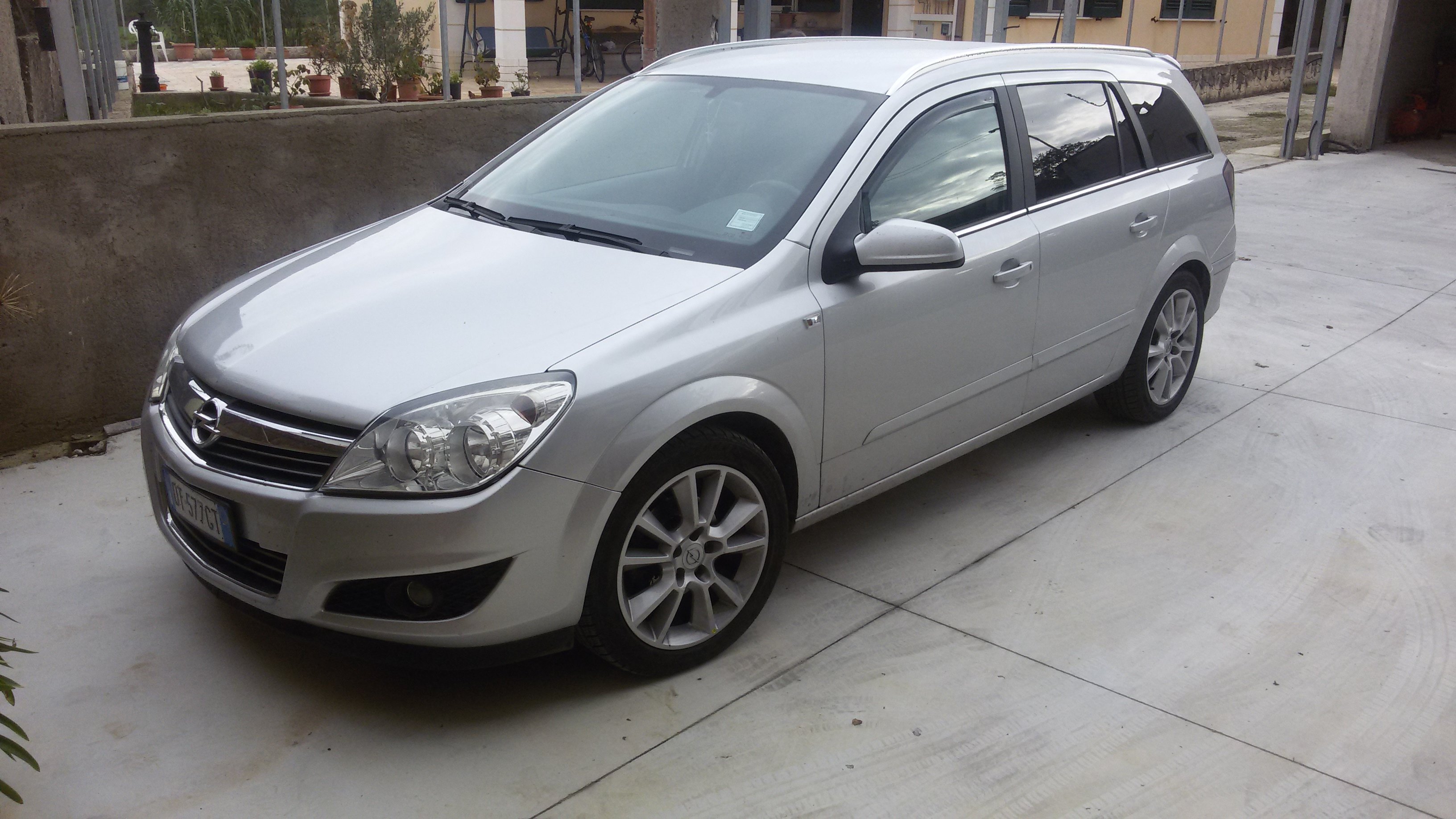 Prova Opel Astra Sw 1.7 Cdti 101Cv Cosmo - Dominorosso