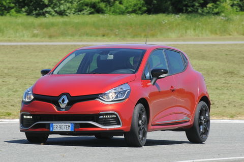 Prova Renault Clio 1.6 200 CV RS EDC