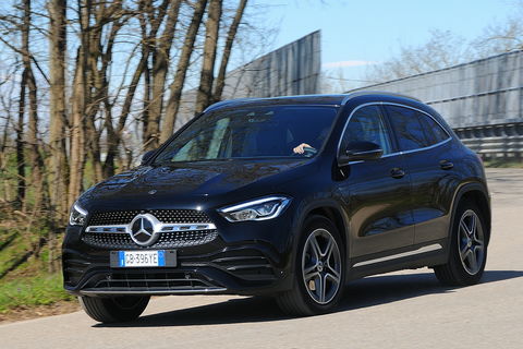 Prova Mercedes GLA 250 e Premium