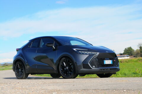 Prova Toyota C-HR 2.0 Hybrid GR Sport AWD