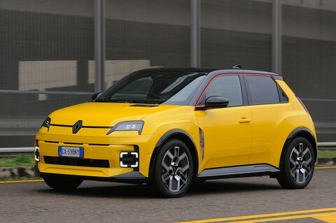Prova Renault 5 E-Tech 52 kWh Iconic Cinq