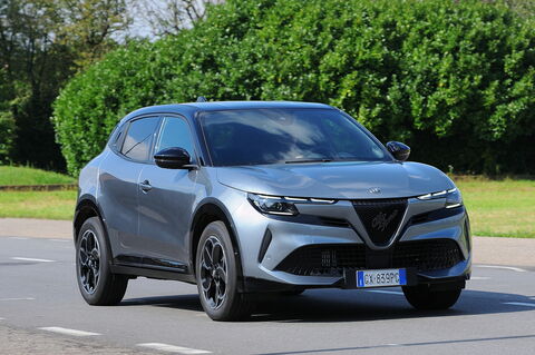 Prova Alfa Romeo Junior 1.2 Hybrid 145 CV Ti Q4 eDCT6