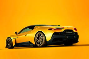 maserati mc20 1 3 0 v6 biturbo