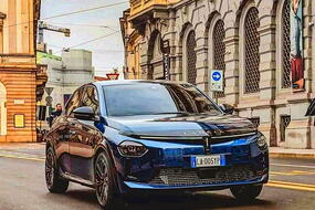 lancia ypsilon 4 base