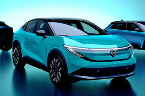 nissan leaf 2025 teaser 1