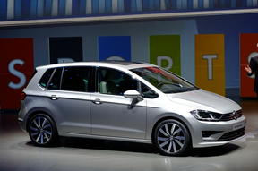 volkswagen golf sportsvan 77