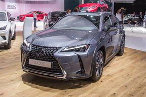 lexus ux 200 parigi 2018
